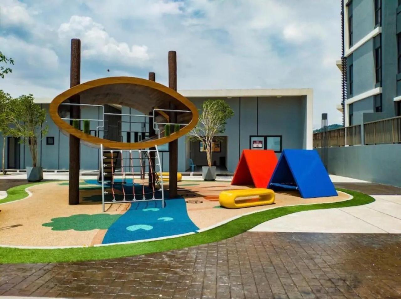Le Pavilion Bandar Puteri Puchong Luaran gambar