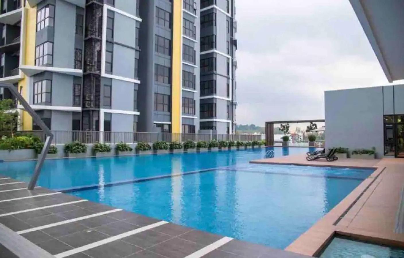 Le Pavilion Bandar Puteri Puchong Luaran gambar